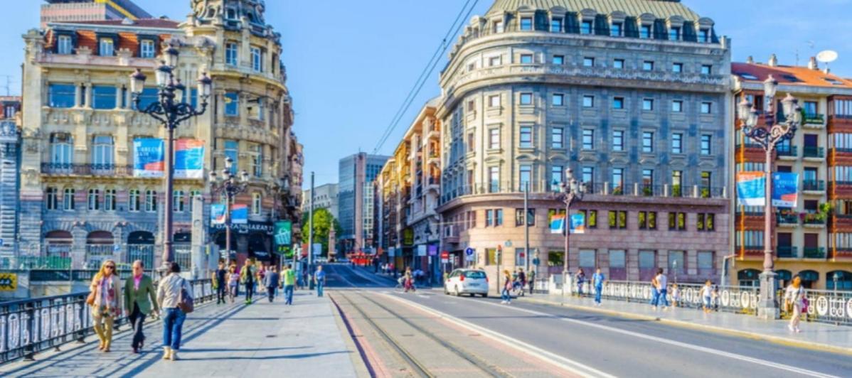 A 5 Minutos Andando Del Casco Viejo, Ayuntamiento, Plaza Circular Y Gran Via De Bilbao Y Proximo A Las 2 Lineas De Metro Экстерьер фото